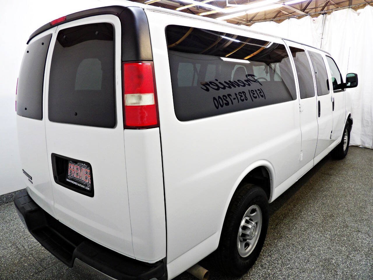 Used 2016 Chevrolet Express 3500 LS w/ Chrome Appearance Package RWD image 5