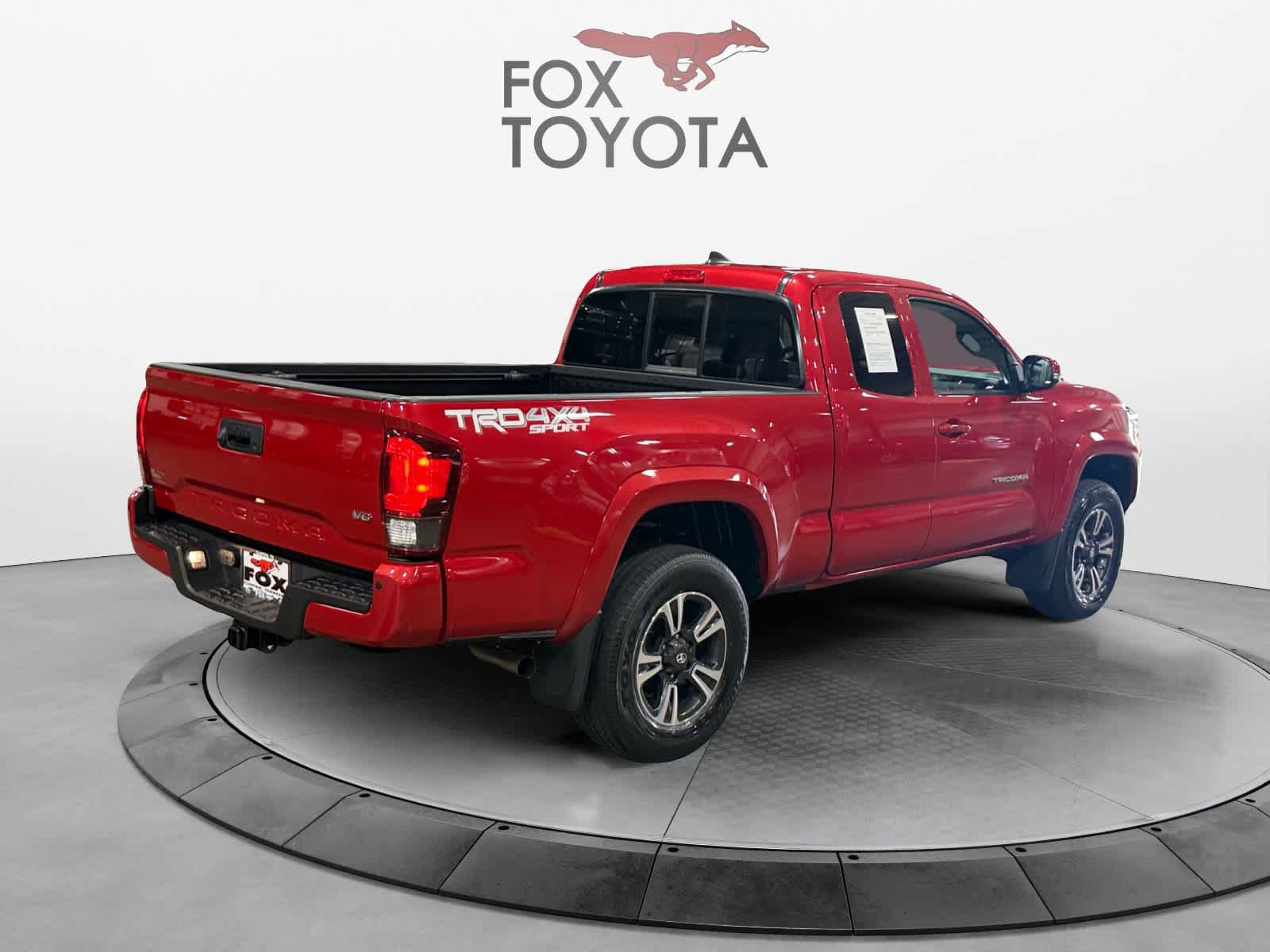 Used 2019 Toyota Tacoma TRD Sport w/ Technology Package AWD/4WD image 6