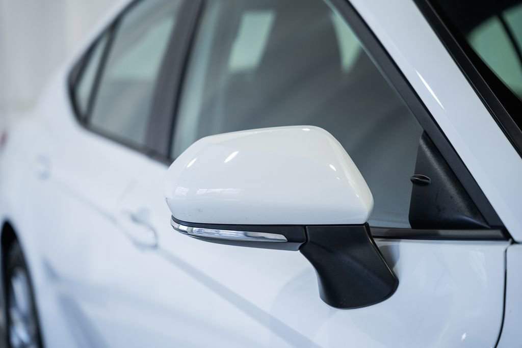 Used 2025 Toyota Camry LE image 12