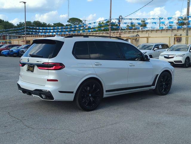 Used 2024 BMW X7 xDrive40i w/ M Sport Package AWD/4WD image 4