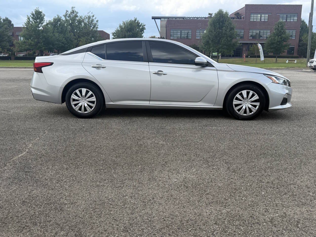 Used 2019 Nissan Altima 2.5 S FWD image 5
