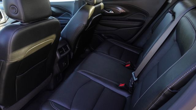 Used 2024 GMC Terrain SLT image 14