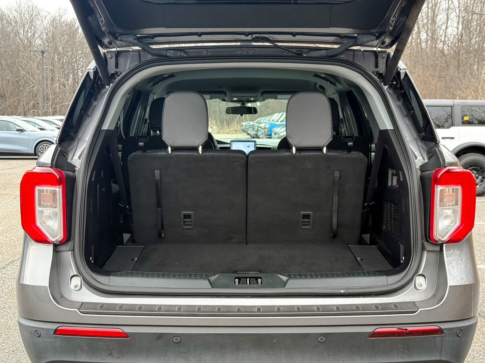 Certified 2022 Ford Explorer XLT w/ Equipment Group 202A image 14