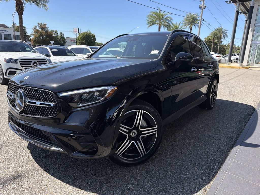 Used 2026 Mercedes-Benz GLC 300 4MATIC image 3