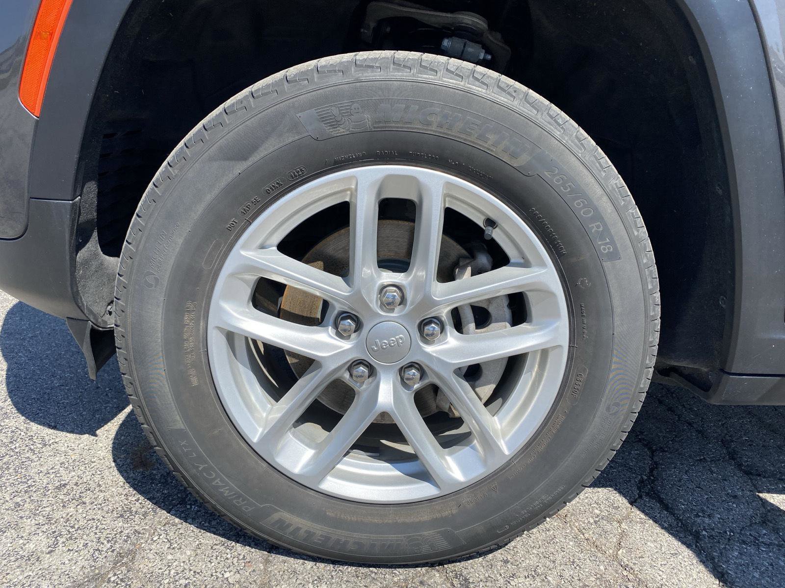 Used 2023 Jeep Grand Cherokee Laredo image 41