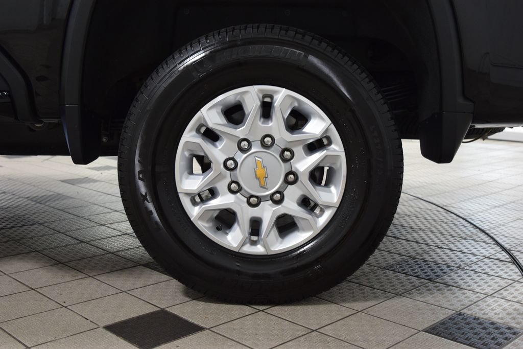 Used 2024 Chevrolet Silverado 2500 LTZ w/ LTZ Convenience Package AWD/4WD image 30