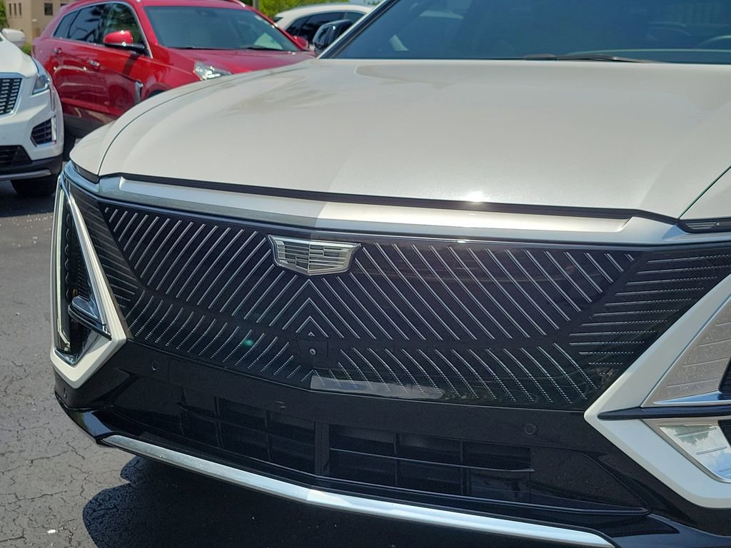 Used 2024 Cadillac Lyriq Tech w/ Driver Assist Package AWD/4WD image 9