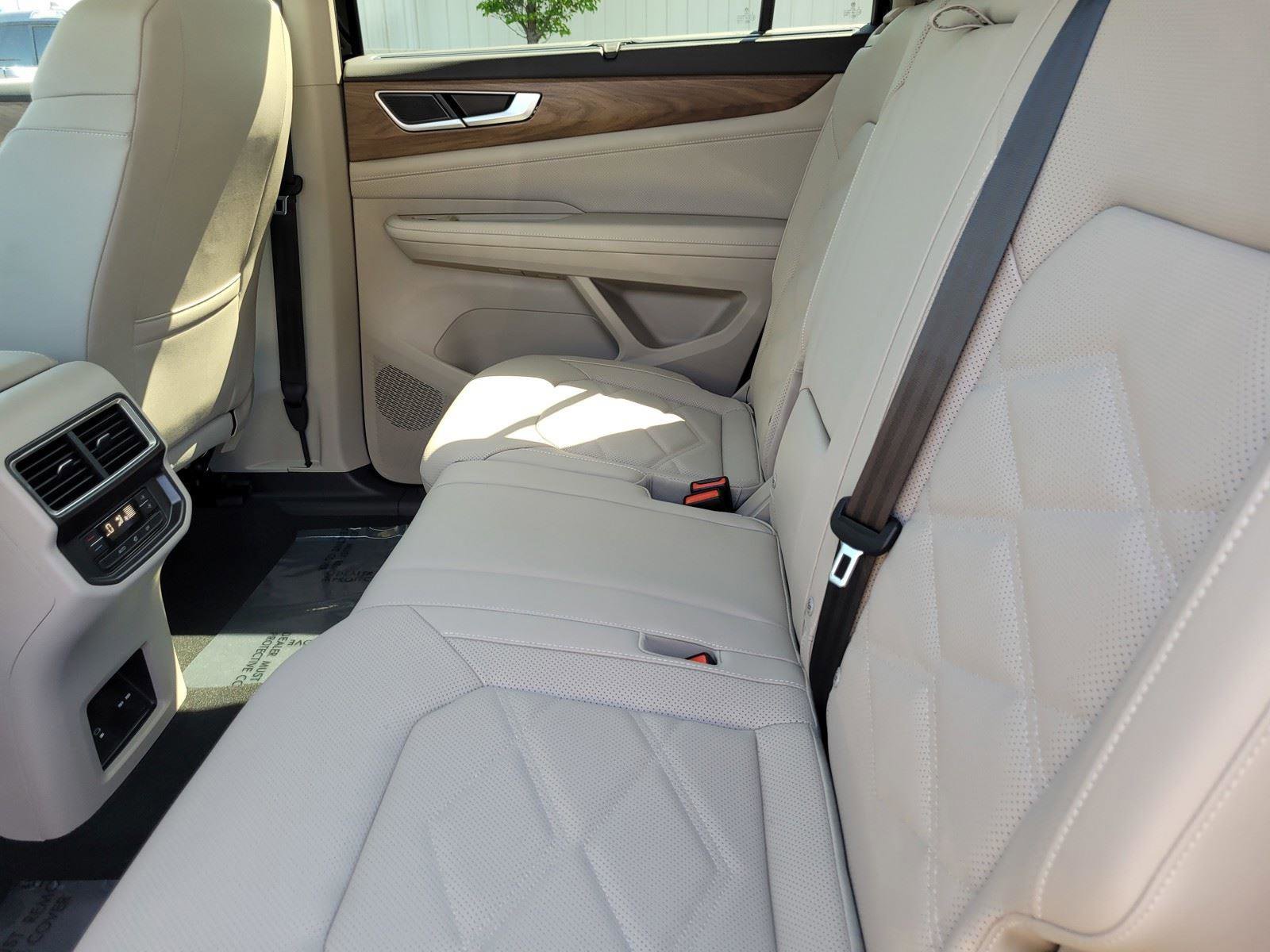 New 2026 Volkswagen Atlas SE image 12