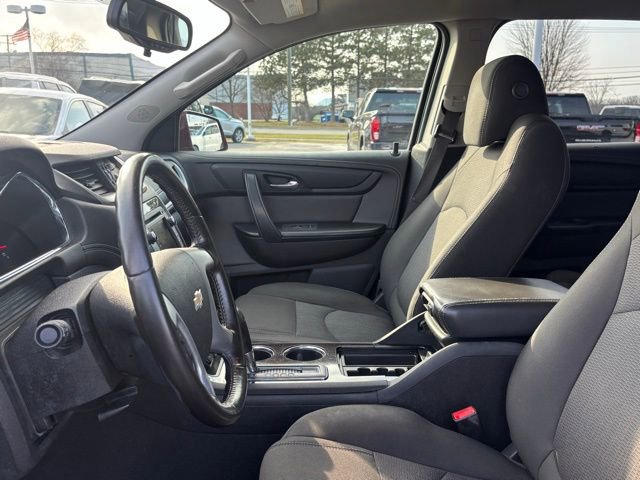 Used 2017 Chevrolet Traverse LT w/ Style and Technology Package image 12