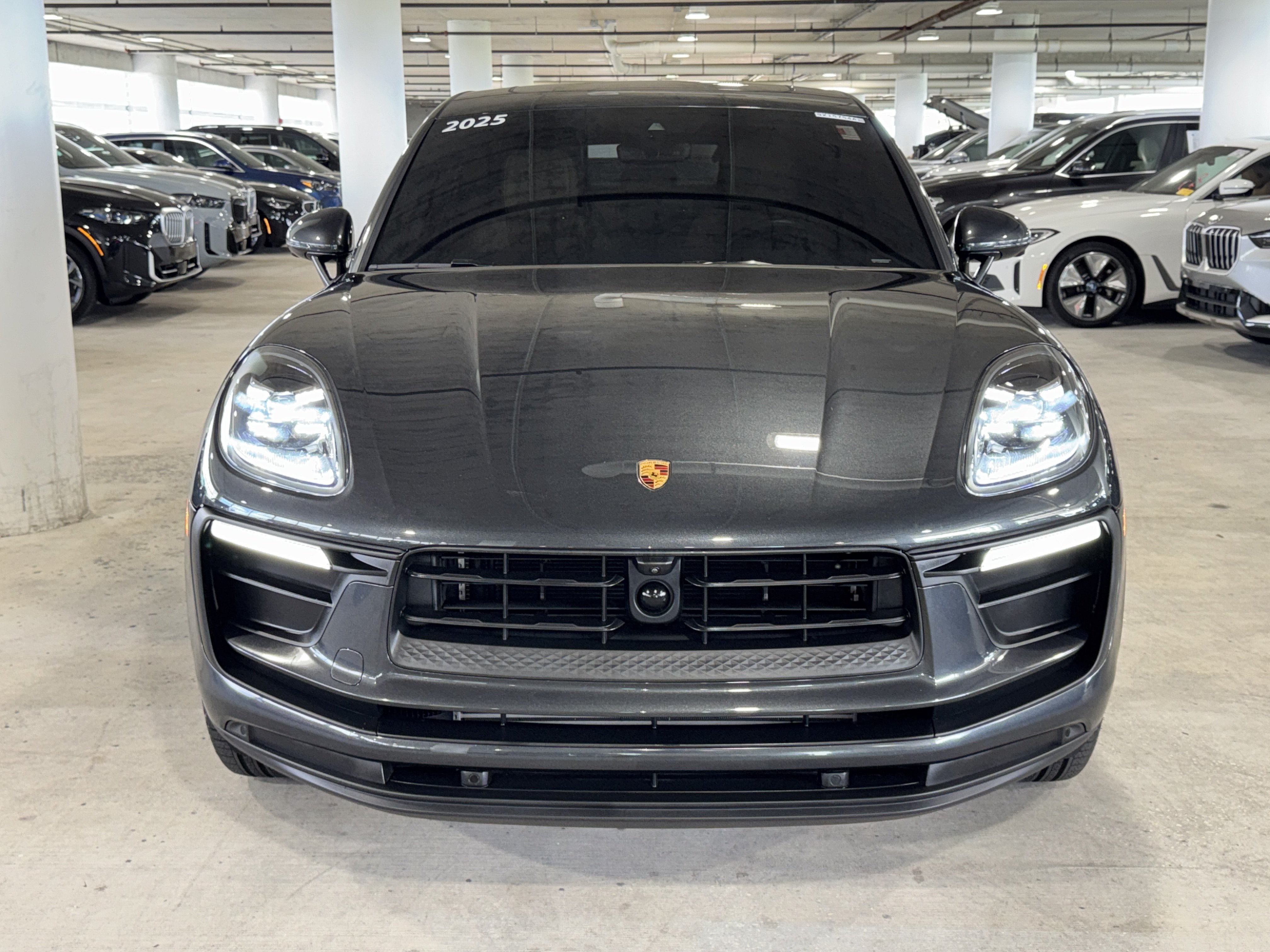 Used 2025 Porsche Macan AWD/4WD image 3