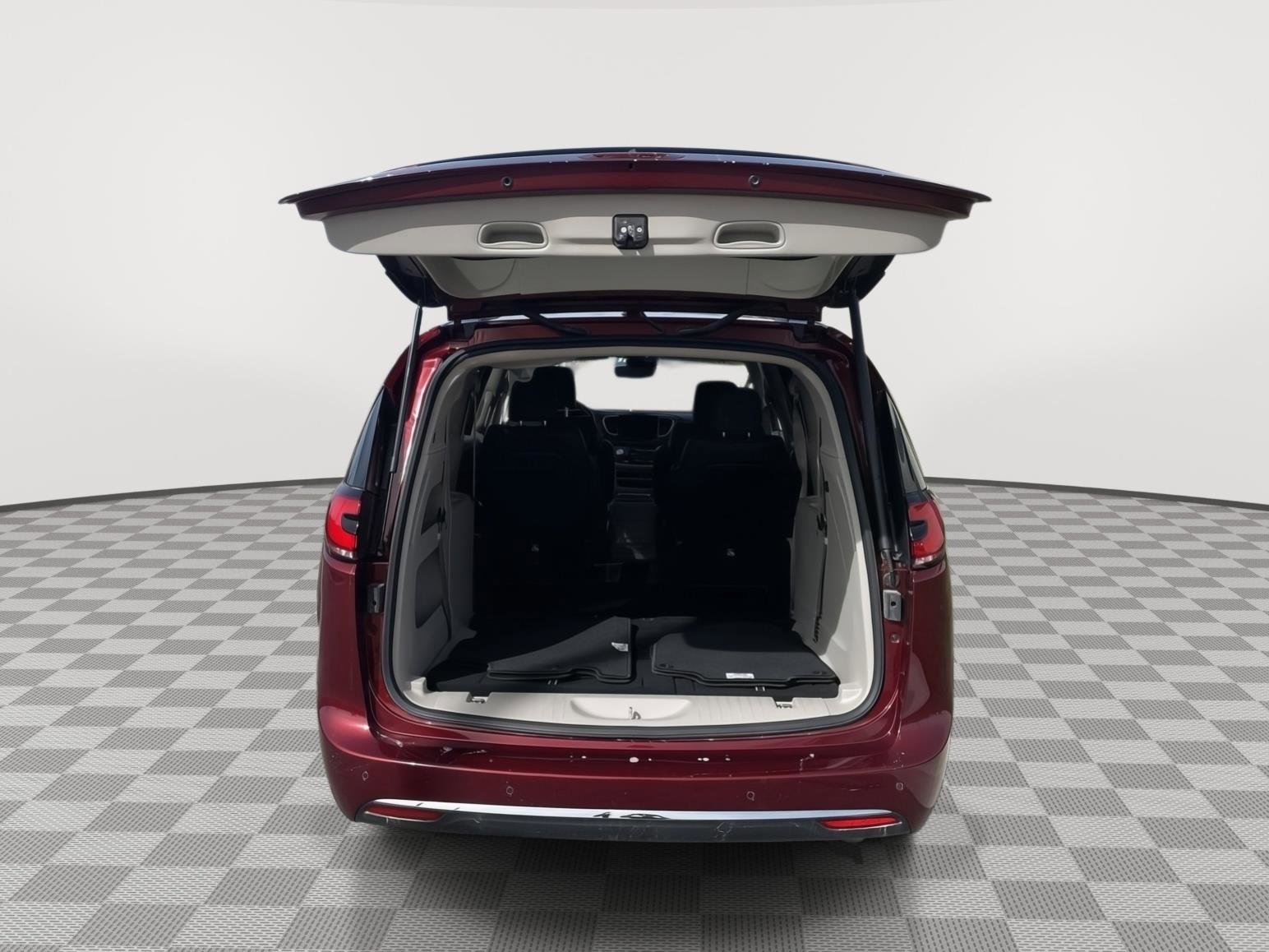 Used 2021 Chrysler Pacifica Touring-L w/ Premium & Safety Sphere Group image 15