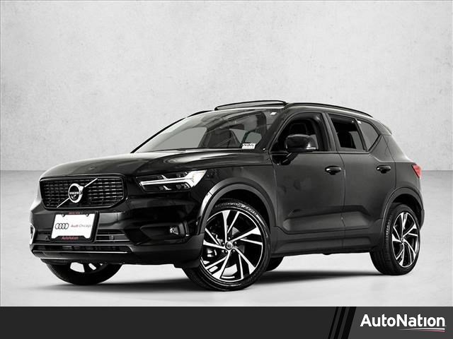 Used 2022 Volvo XC40 T5 R-Design w/ Advanced Package