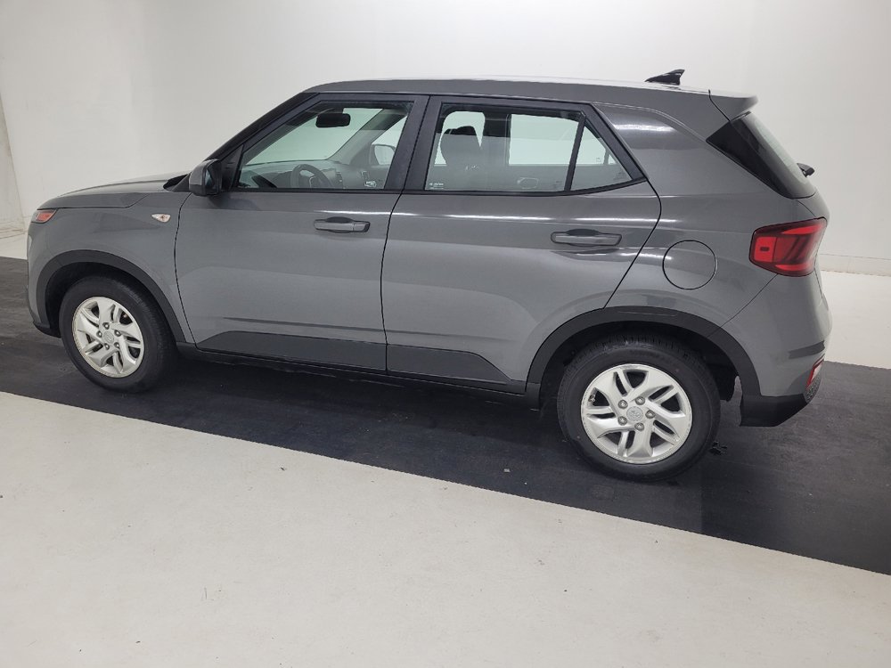 Used 2021 Hyundai Venue SE FWD image 3