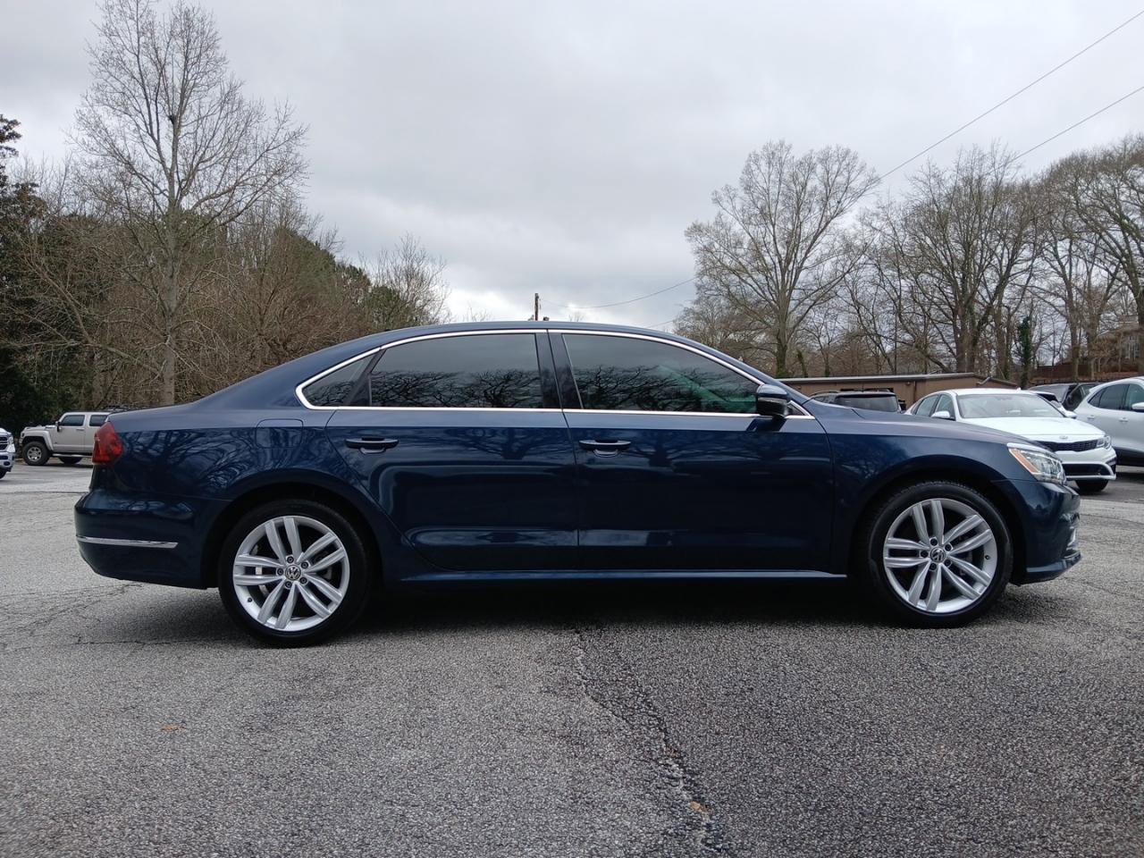 Used 2018 Volkswagen Passat 2.0T SE image 5
