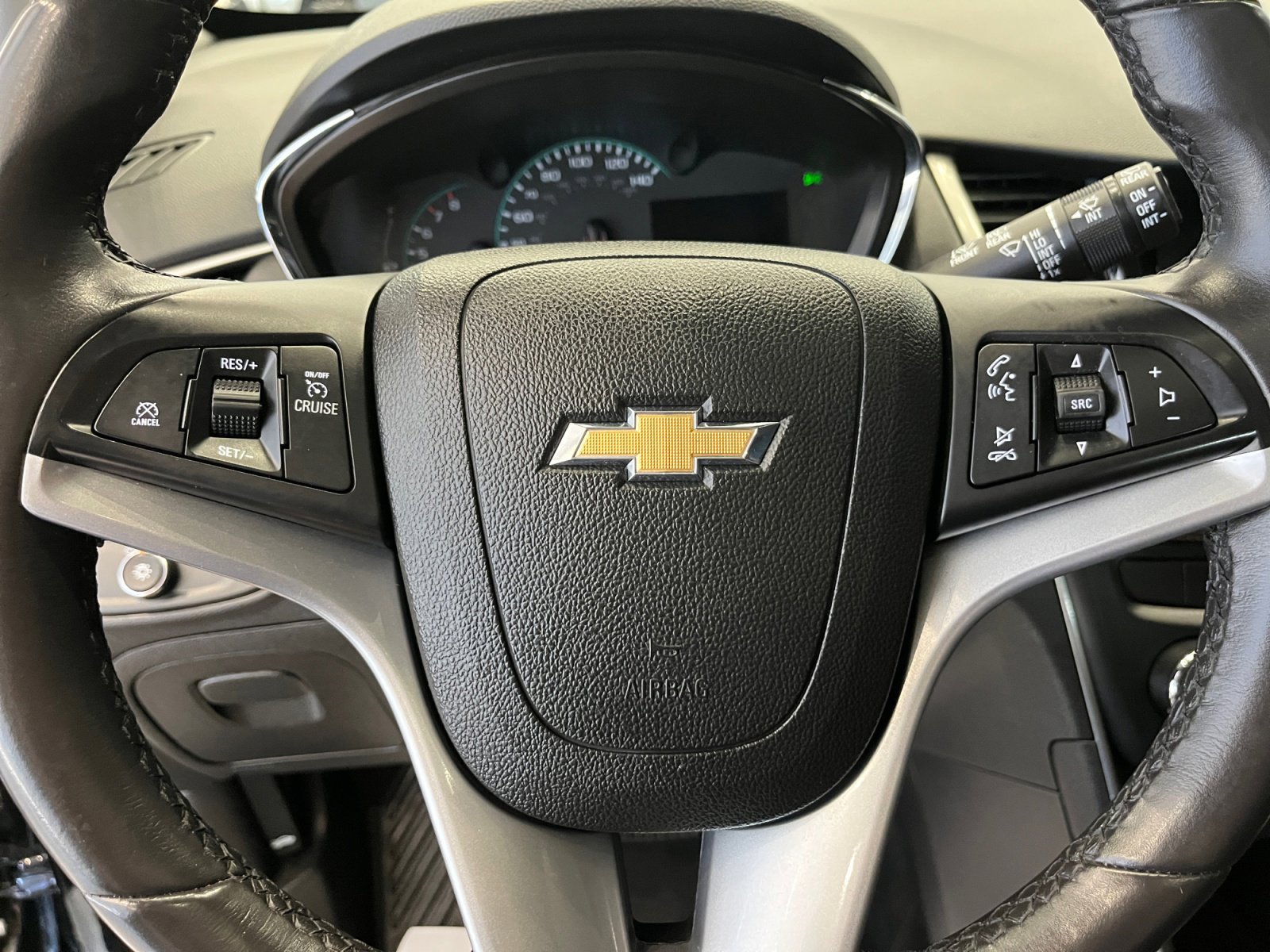 Used 2018 Chevrolet Trax LT w/ Sun & Sound Package image 22