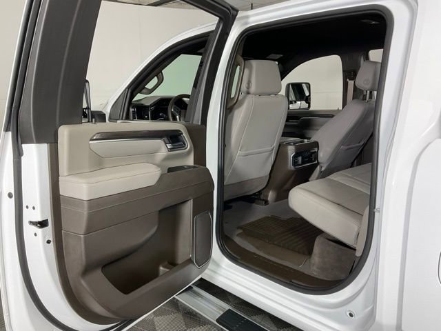 Used 2025 Chevrolet Silverado 2500 LTZ w/ LTZ Convenience Package image 35