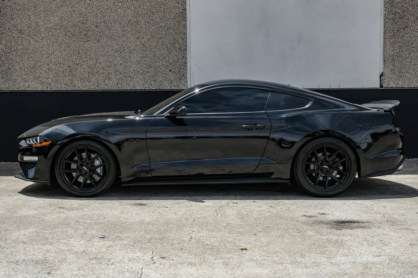 Used 2018 Ford Mustang GT RWD image 14