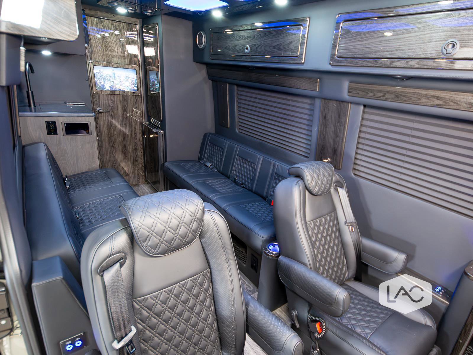 Used 2025 Mercedes-Benz Sprinter 3500 image 4