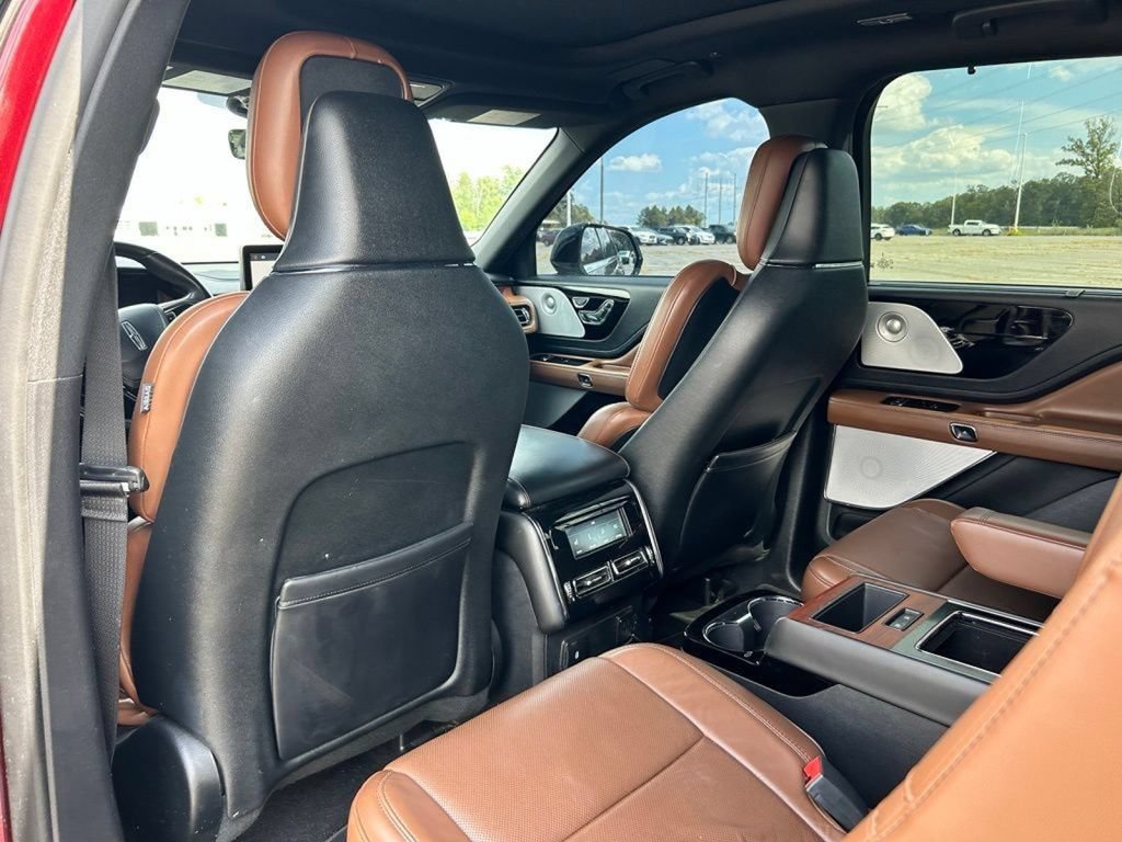 Used 2020 Lincoln Aviator Reserve w/ Equipment Group 201A AWD/4WD image 13