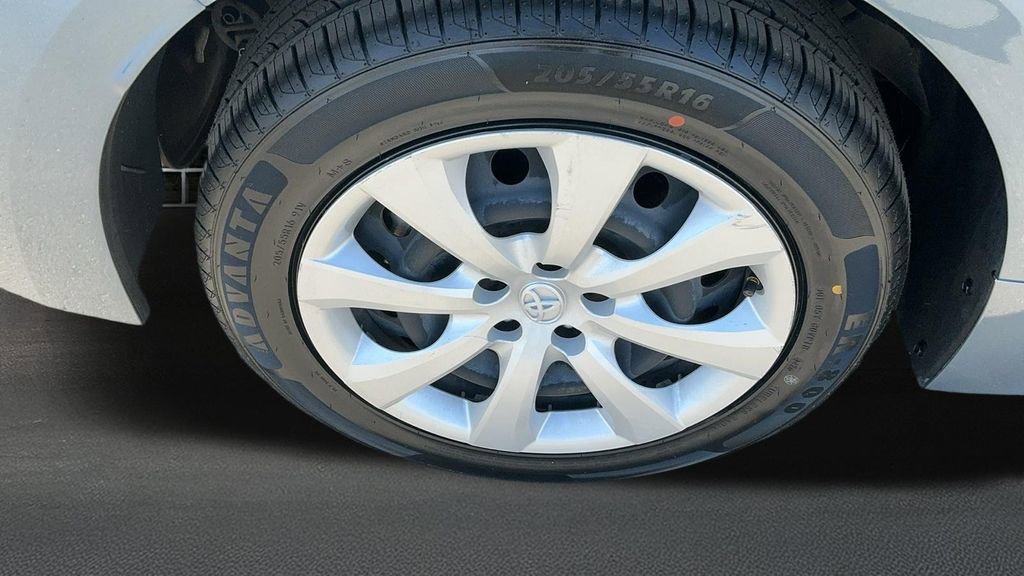 Used 2023 Toyota Corolla LE FWD image 8