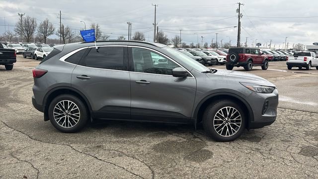Certified 2024 Ford Escape PHEV w/ PHEV Premium Package image 3