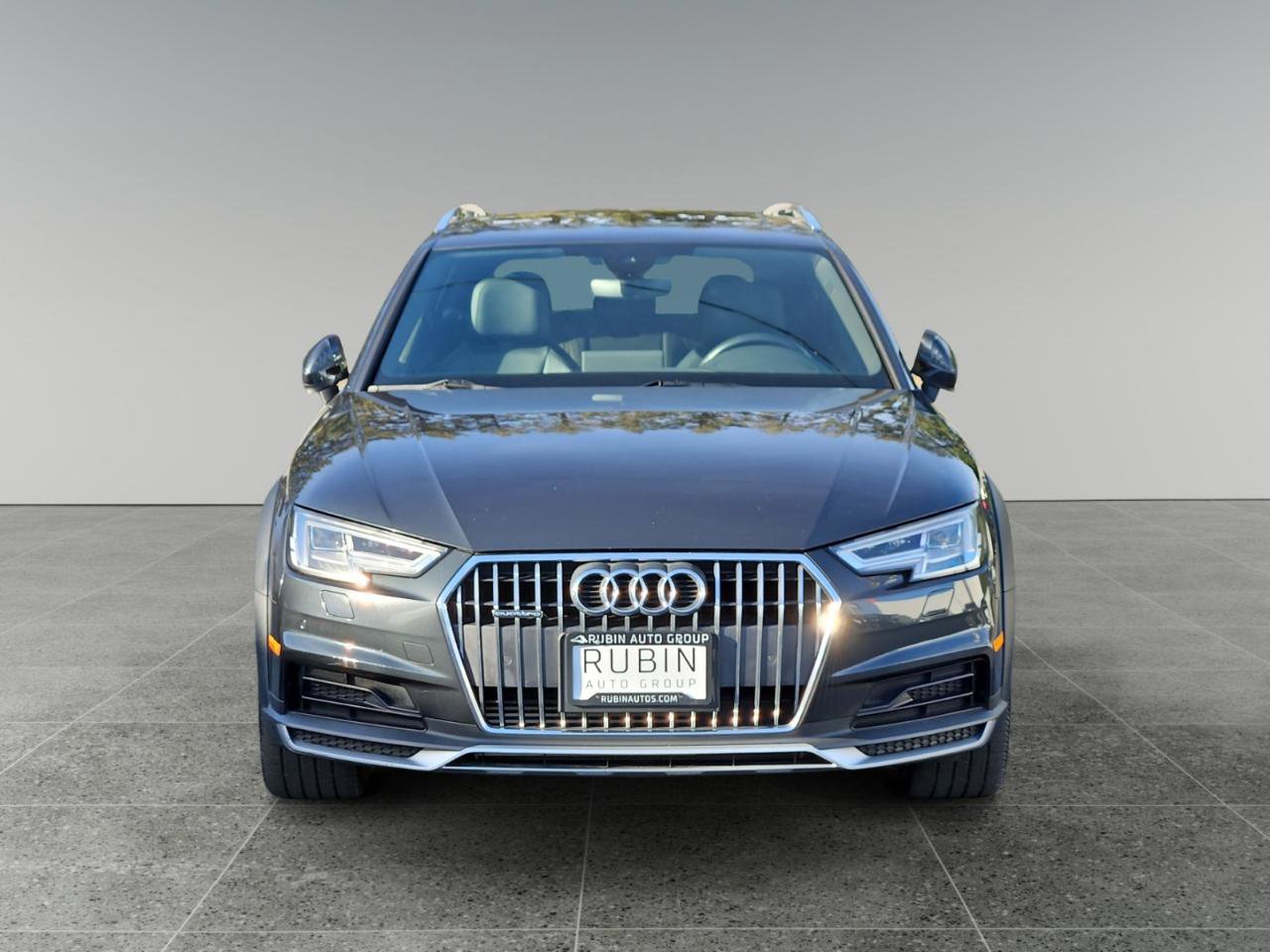 Used 2017 Audi A4 2.0T allroad Premium Plus w/ Technology Package image 2