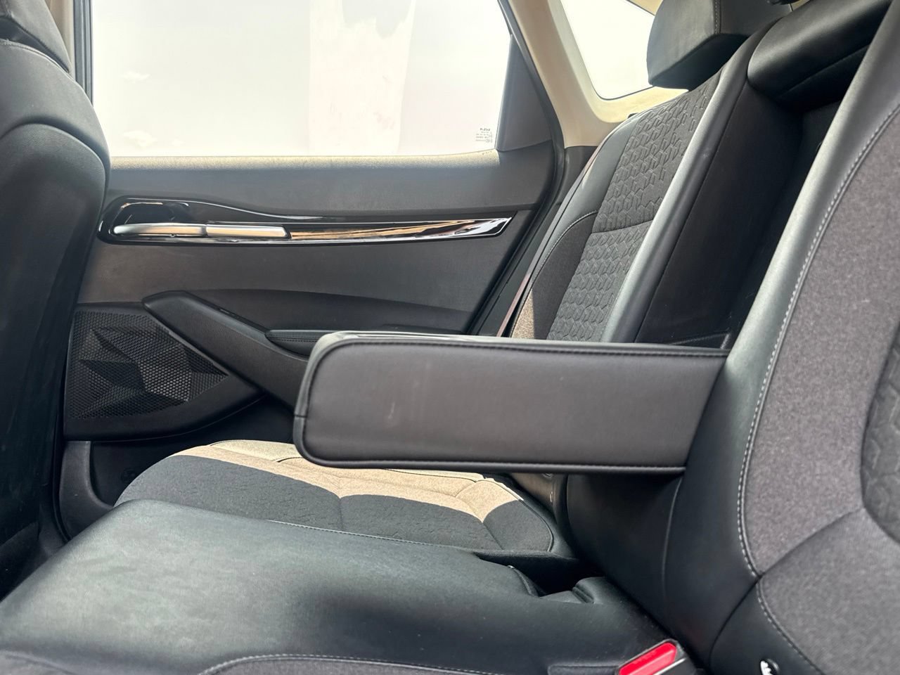 Used 2025 Kia Seltos S FWD image 34