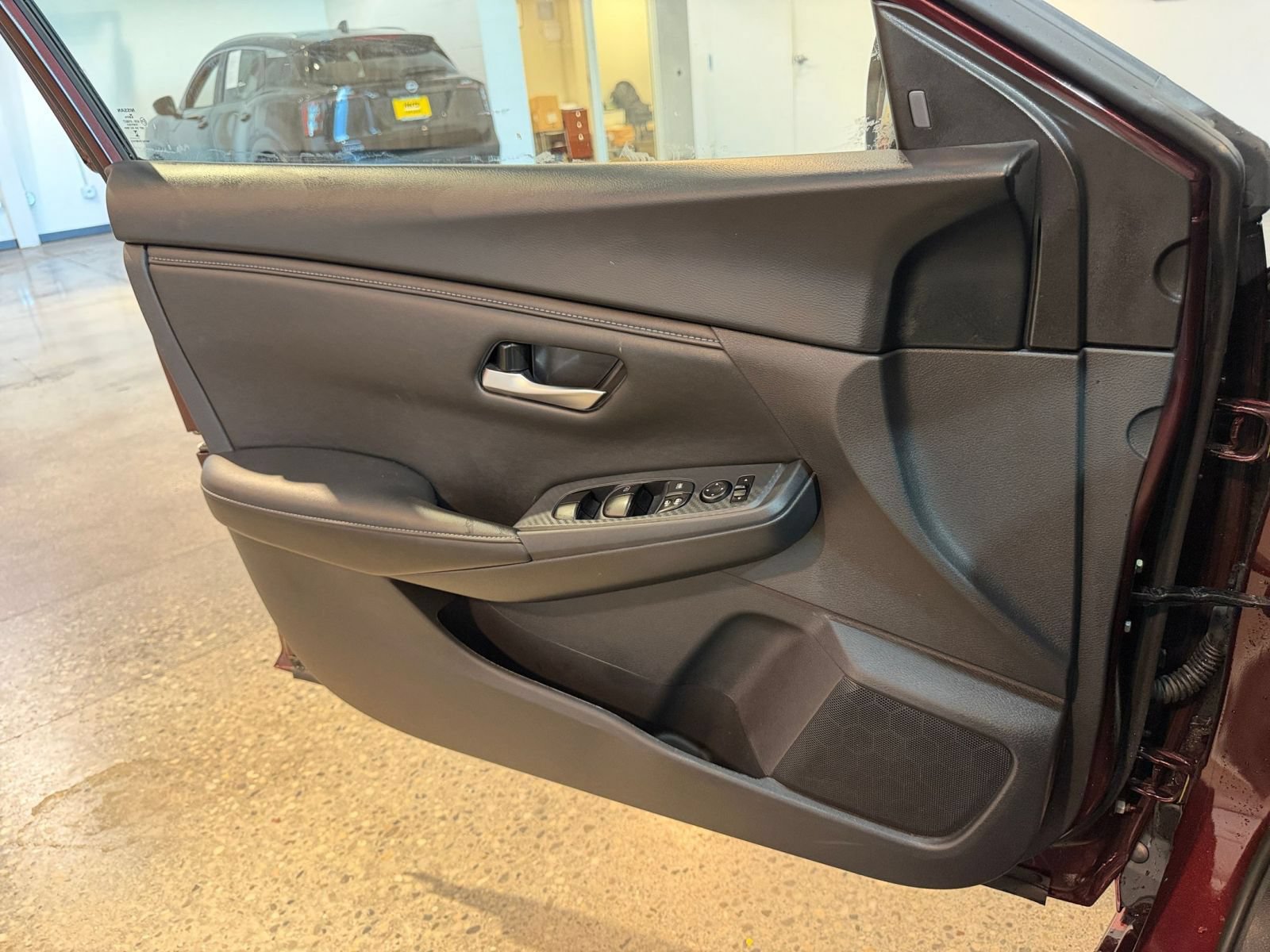 Used 2025 Nissan Sentra SV FWD image 15