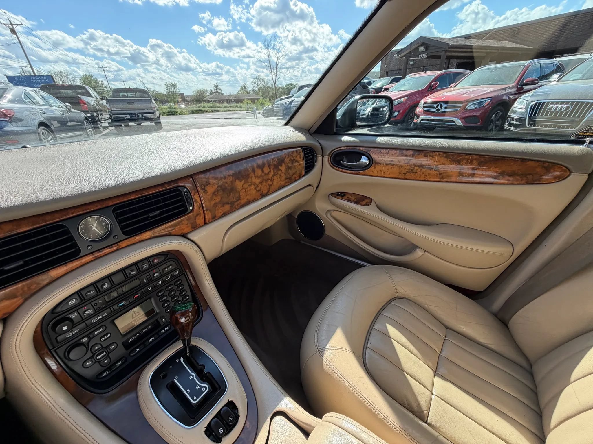 Used 2001 Jaguar XJ8 RWD image 22