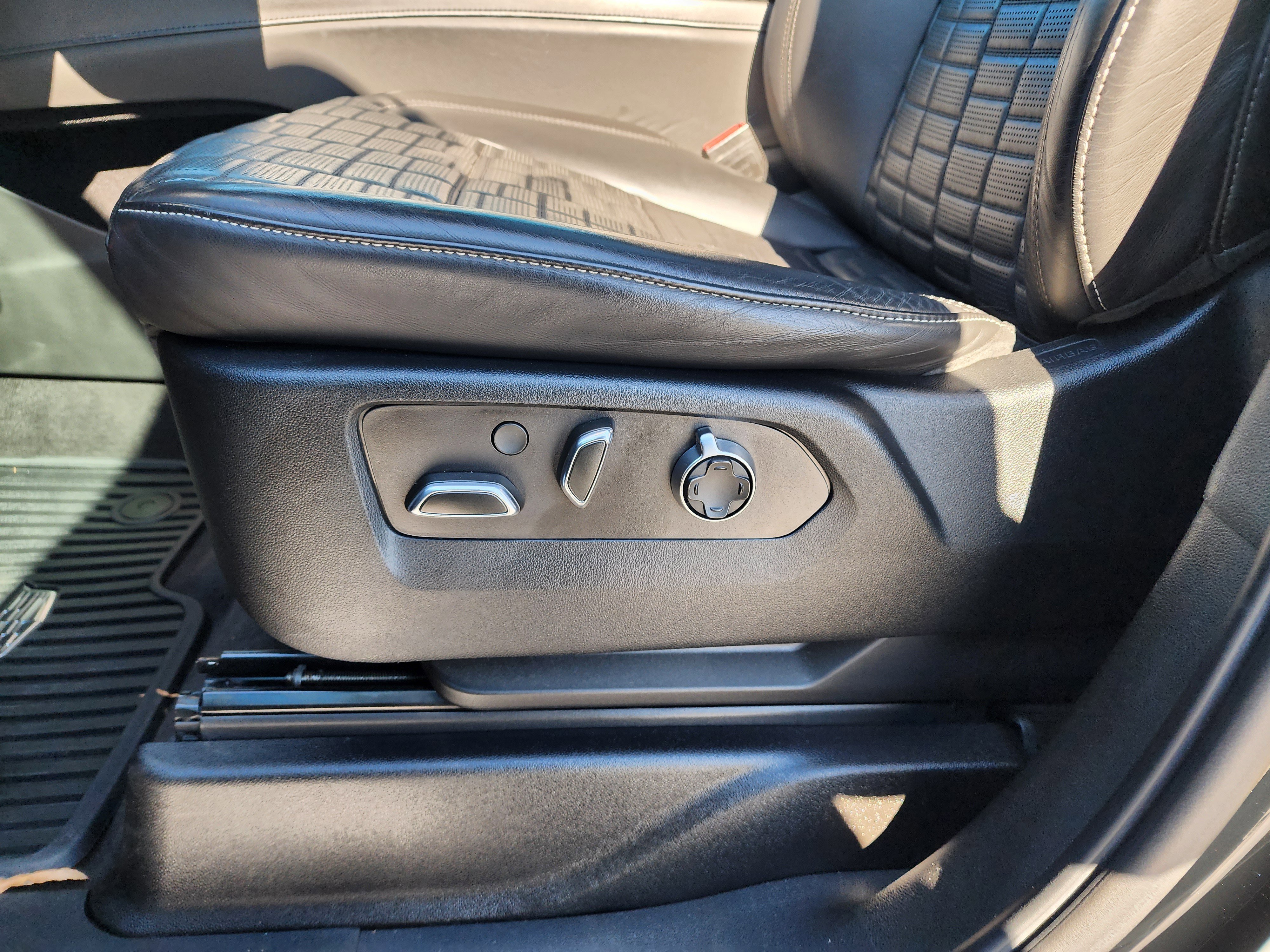 Used 2021 Cadillac Escalade Sport Platinum image 28