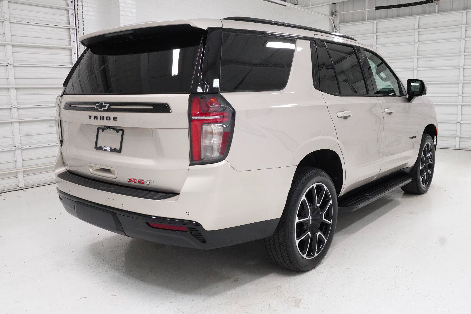 Used 2024 Chevrolet Tahoe RST w/ Luxury Package RWD image 32