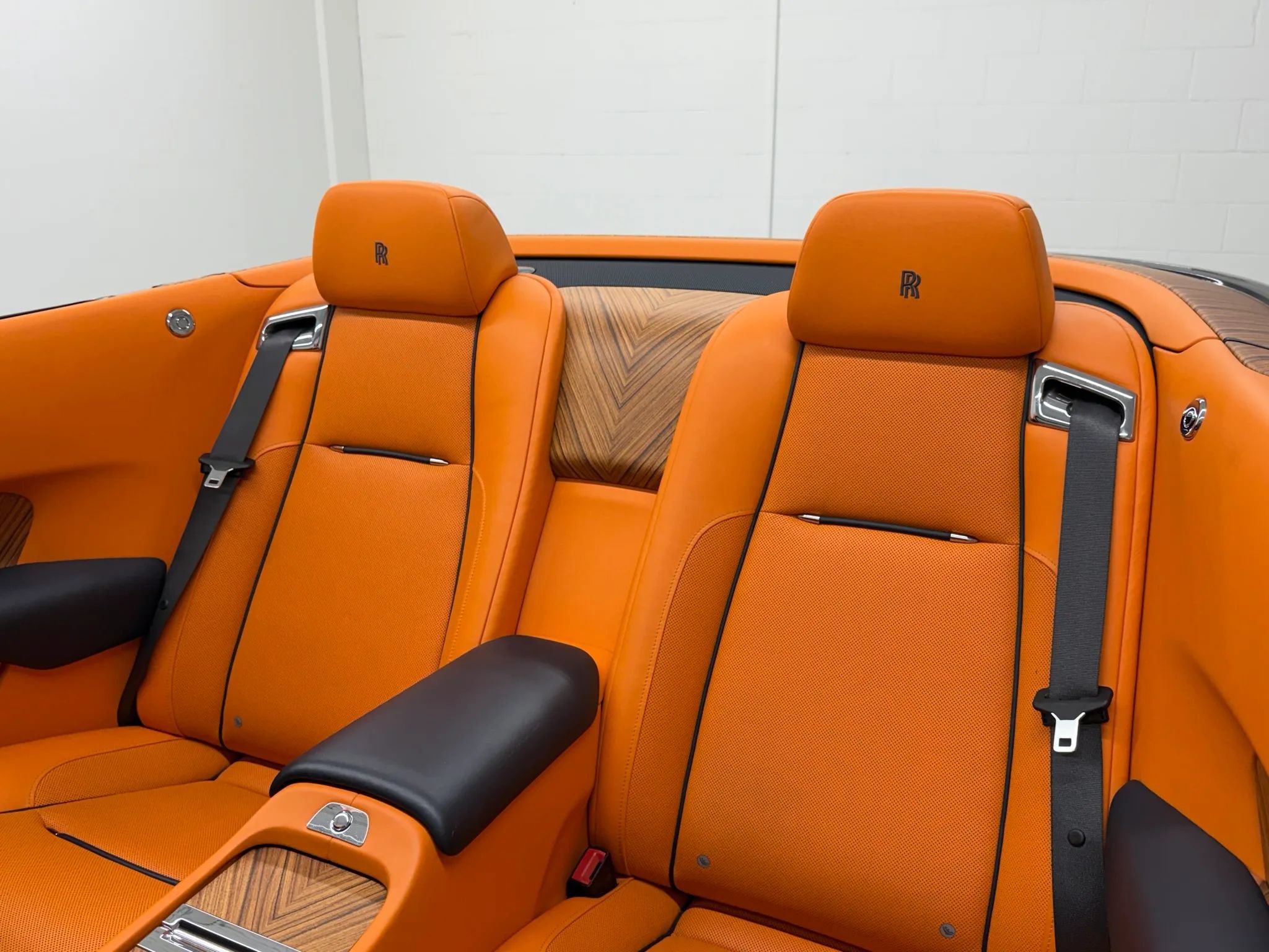 Used 2017 Rolls-Royce Dawn RWD image 68