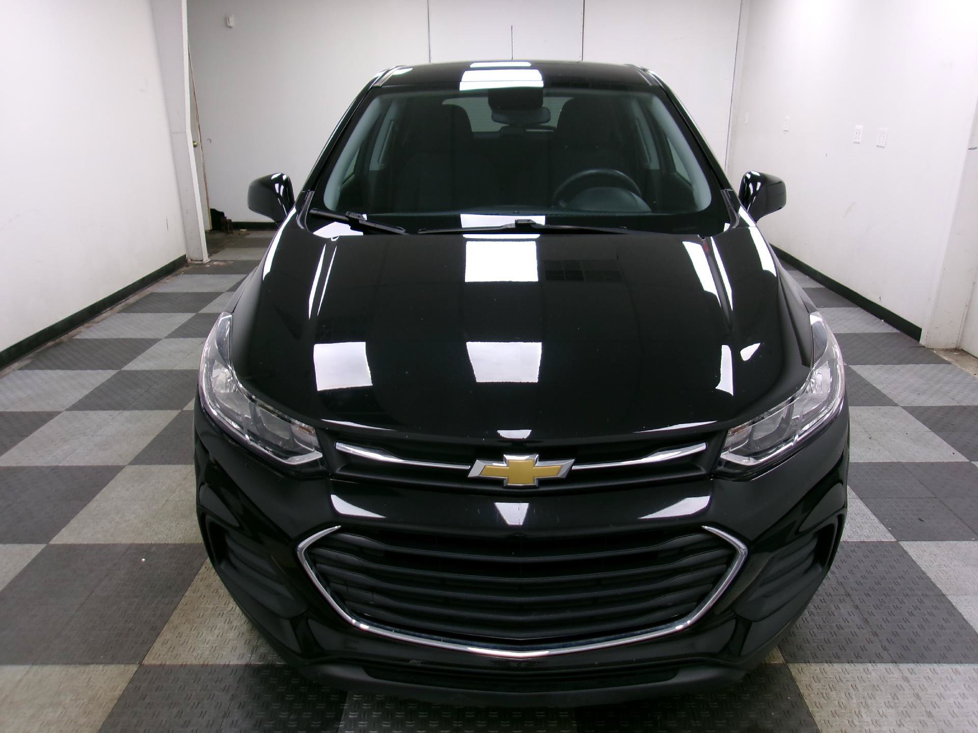 Used 2022 Chevrolet Trax LS w/ Tint and Cruise Package AWD/4WD image 15