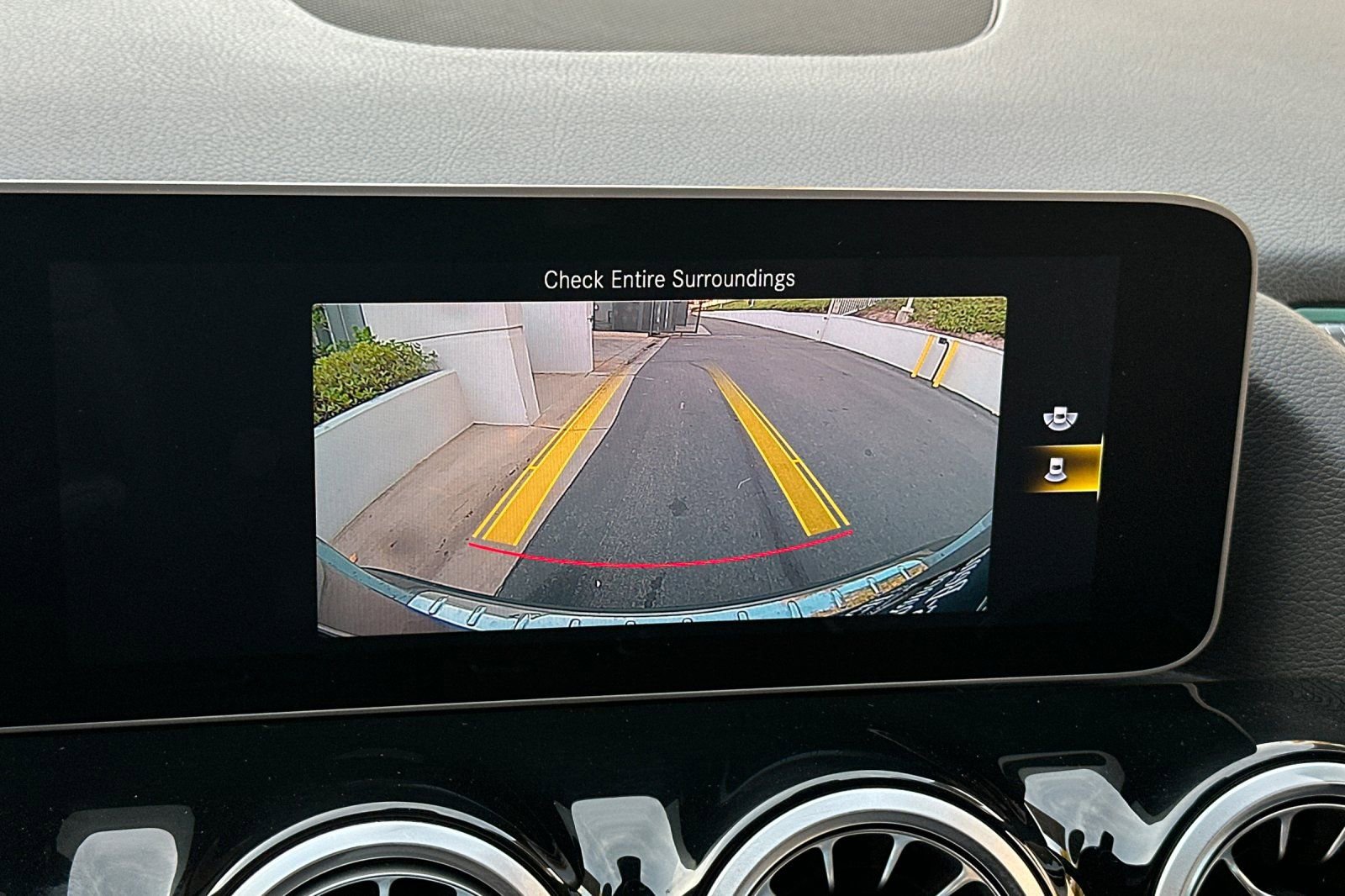 Used 2021 Mercedes-Benz GLA 250 4MATIC image 16