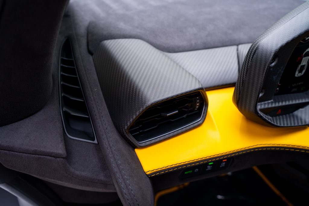 Used 2024 Lamborghini Revuelto AWD/4WD image 37