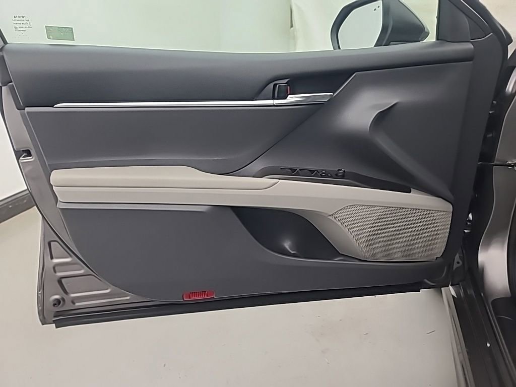 Used 2023 Toyota Camry SE image 21