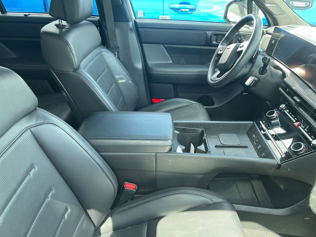 Used 2024 Hyundai Santa Fe Calligraphy AWD/4WD image 6
