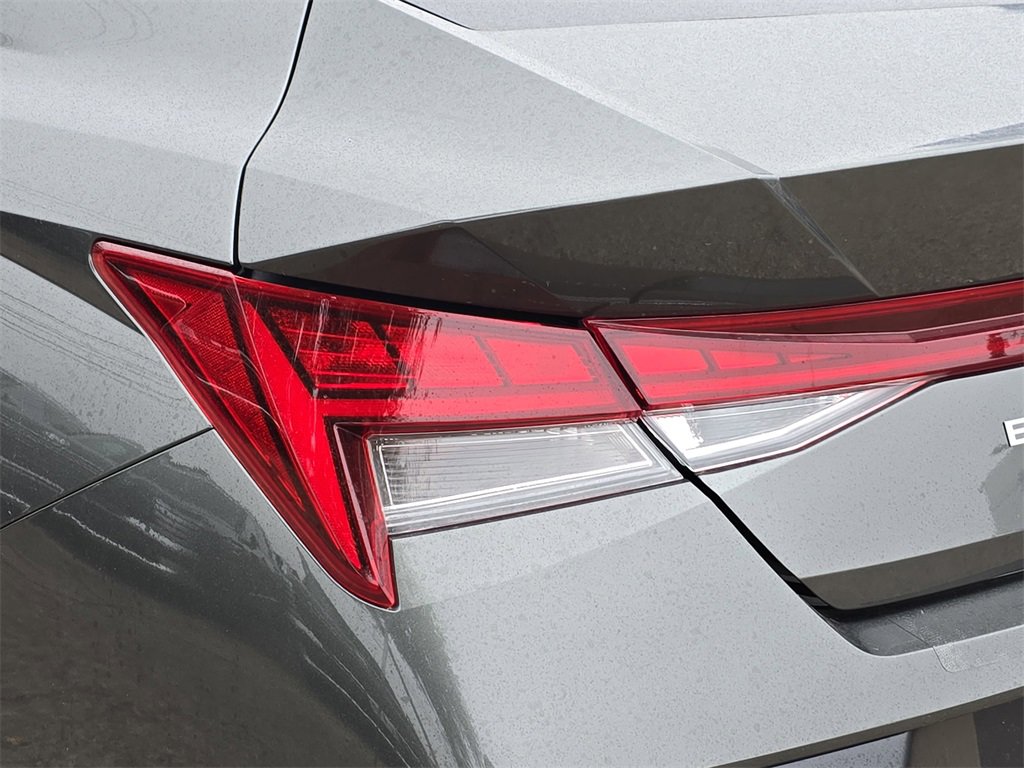 New 2026 Hyundai Elantra Limited image 33