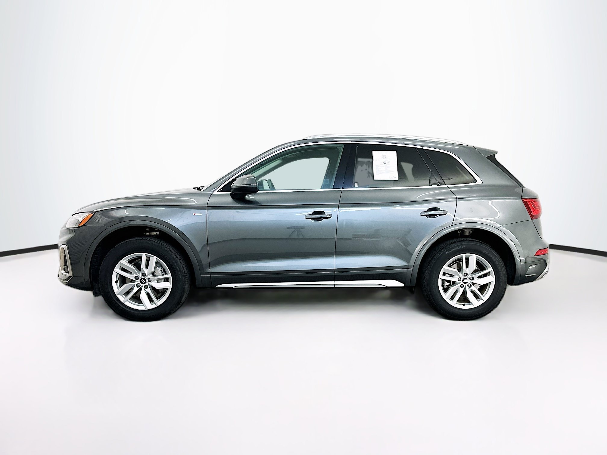 Used 2023 Audi Q5 2.0T Premium w/ Convenience Package AWD/4WD image 4