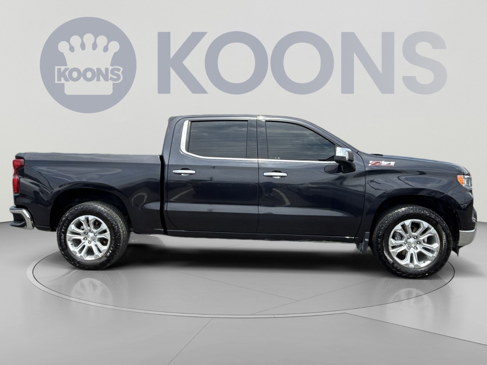 Used 2024 Chevrolet Silverado 1500 LTZ w/ Z71 Off-Road Package AWD/4WD image 8