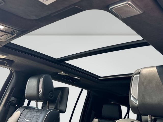 Certified 2023 Cadillac Escalade ESV Premium Luxury Platinum w/ LPO, Radiant Package AWD/4WD image 15