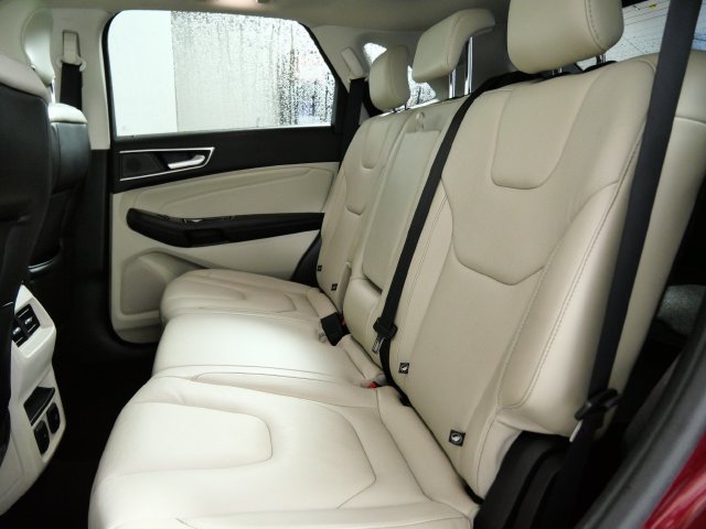 Certified 2019 Ford Edge Titanium FWD image 15