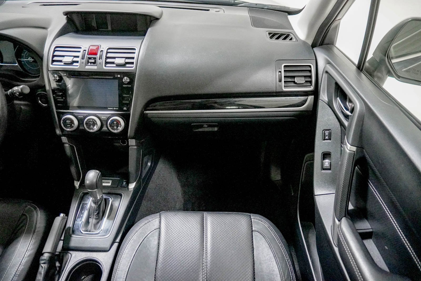 Used 2018 Subaru Forester 2.5i Touring image 32