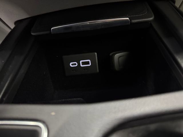 Used 2021 Cadillac XT4 Luxury w/ Cold Weather Package image 16