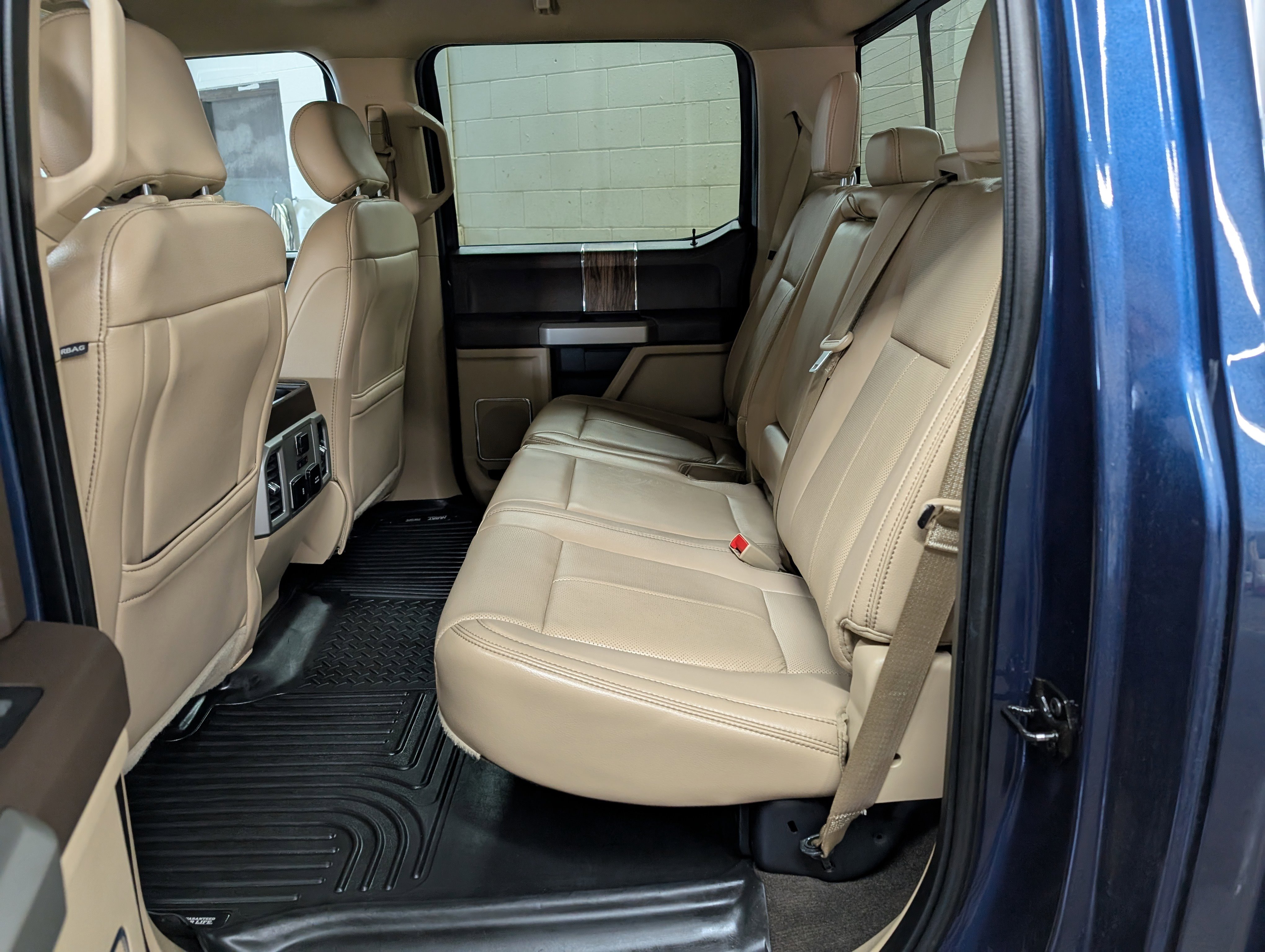 Used 2018 Ford F150 Lariat w/ Equipment Group 502A Luxury image 9