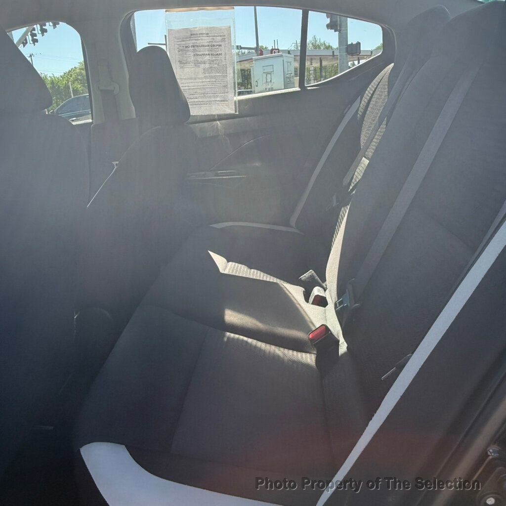 Used 2021 Nissan Versa SV FWD image 37