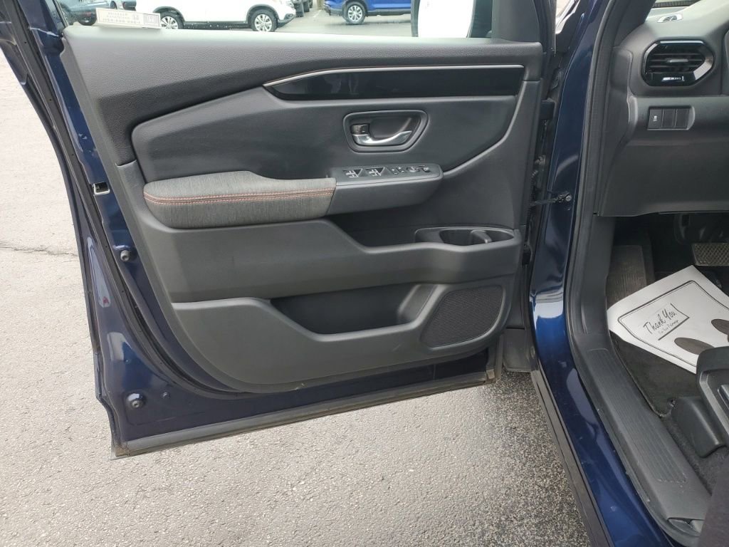 Certified 2023 Honda Pilot Sport image 13