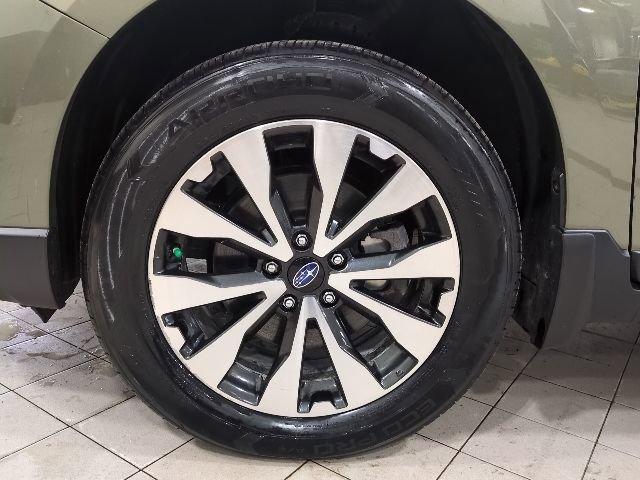 Used 2017 Subaru Outback 3.6R Limited image 19