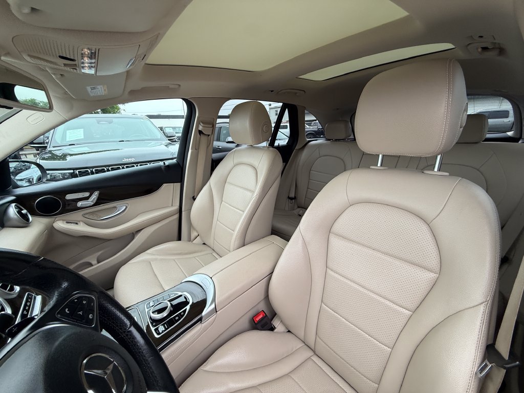 Used 2019 Mercedes-Benz GLC 300 image 30