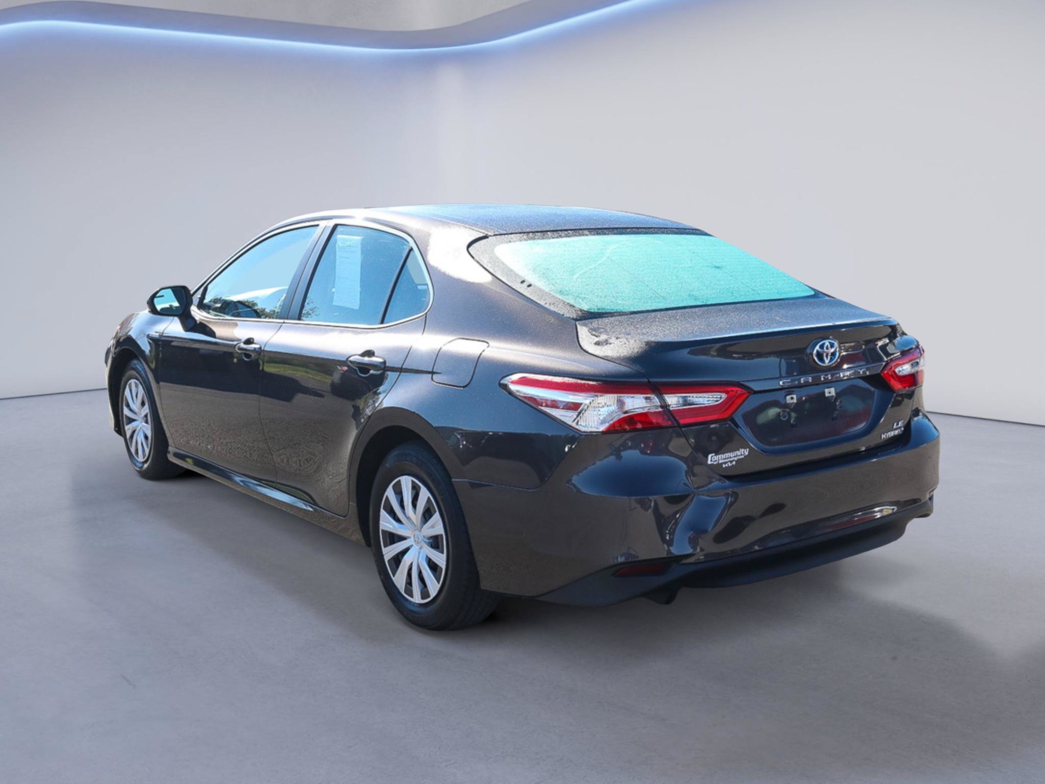 Used 2018 Toyota Camry LE FWD image 5